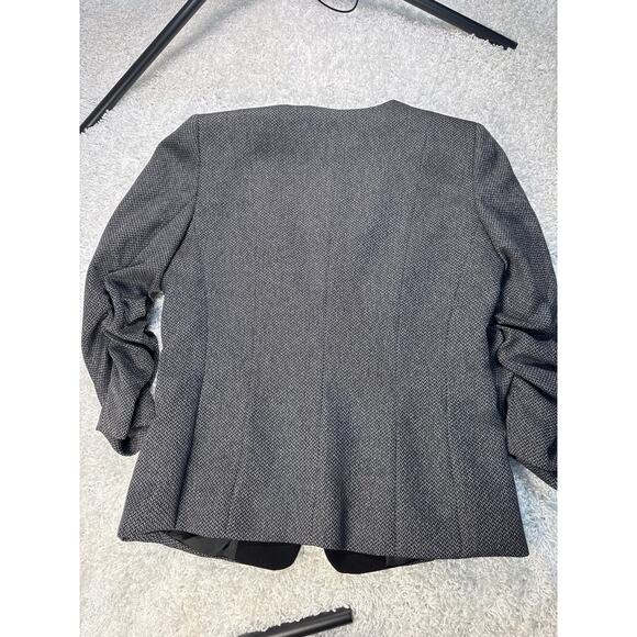 Tahari women’s Gray Blazer Not h Lapel - Picture 10 of 10
